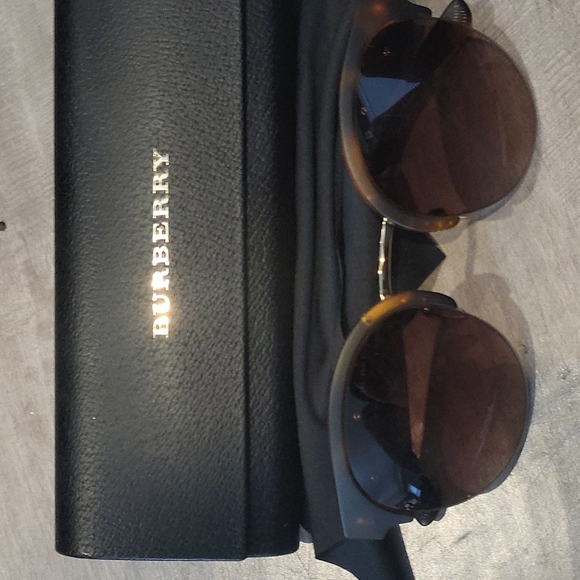 Burberry cateye sunglasses